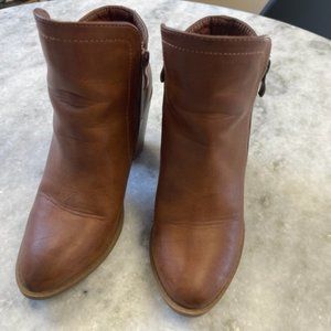 Women's chunky heel size 6.5 ankle boots